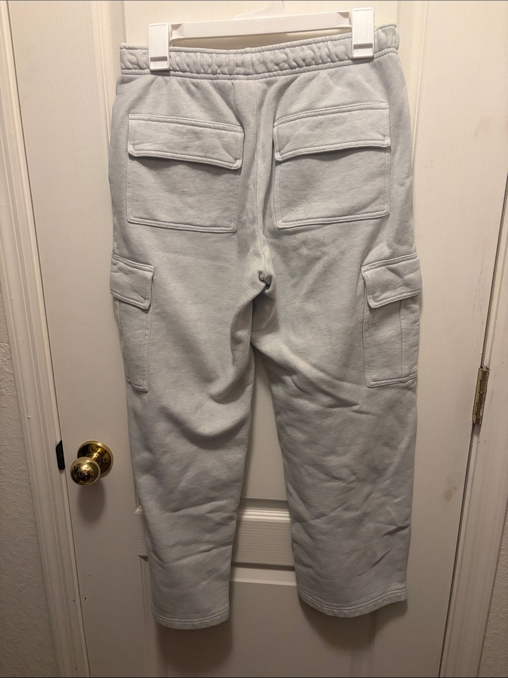Aritzia TNA Cozy Fleece Mega Cargo Wide Leg Sweatpants in Heather Chrome - Picture 3 of 6